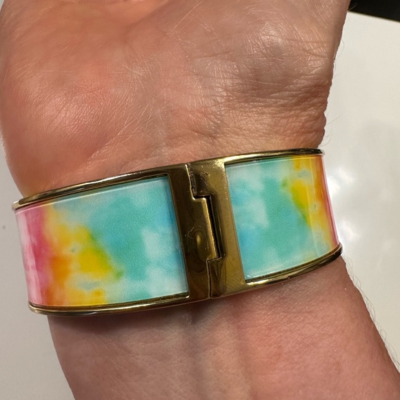 New Price ‼️ Kurt Geiger Eagle Head Tie Dye Hinged Bracelet 💝 - Picture 7 of 9
